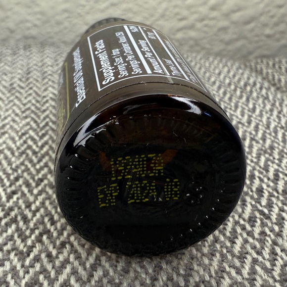 DoTerra - Thyme Essential Oil, 15ml - Picture 11 of 13